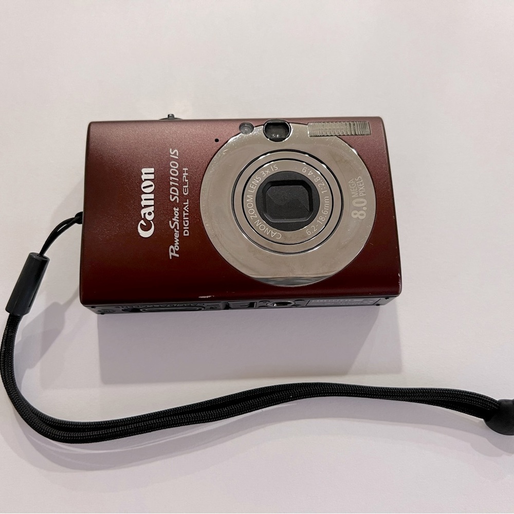 Canon PowerShot SD1100 IS Digital Elph - Brown
